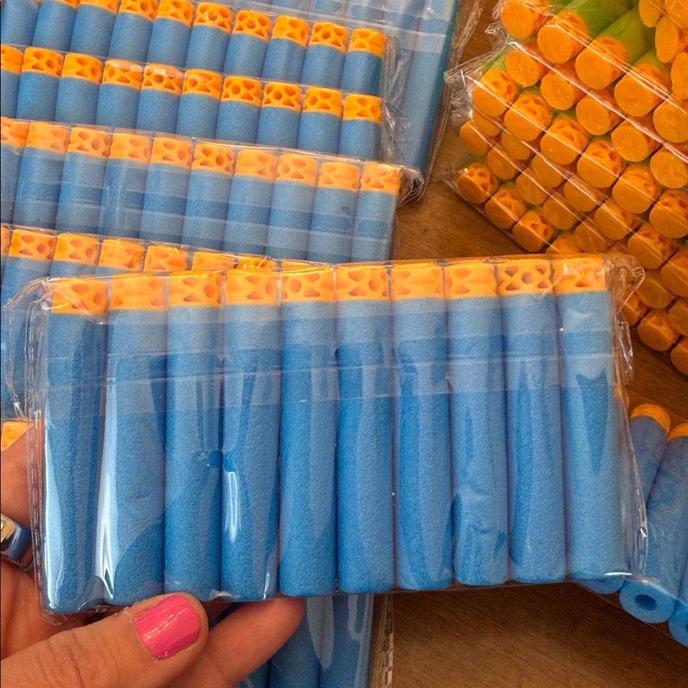 200 Nerf compatible Foam Darts - Picture 2 of 3